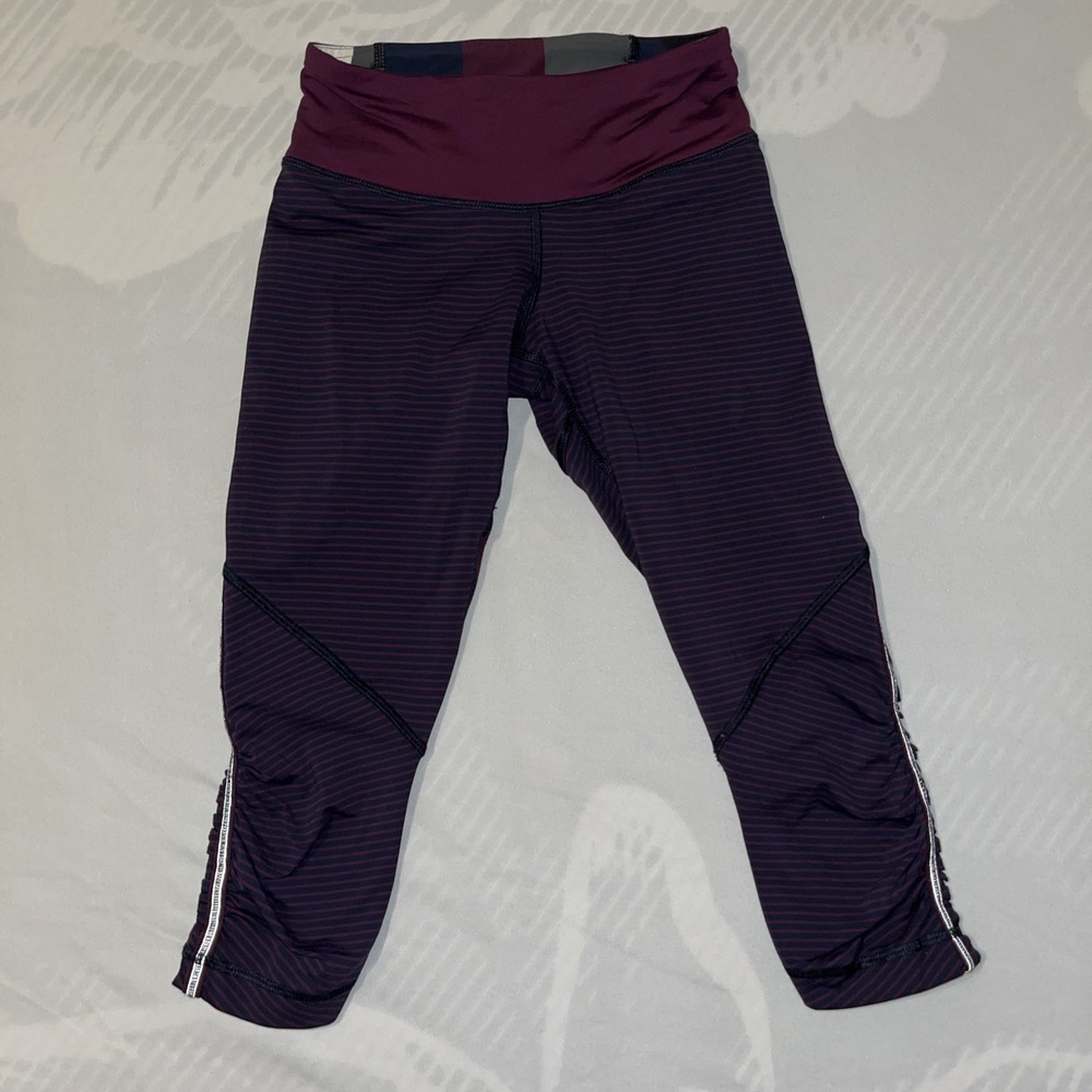 Lululemon Run: For Your Life Crops in a purple and navy hyper-stripe No Size Tag